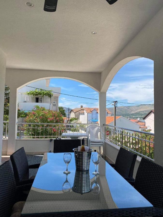 Genesis Apartment Trogir Luaran gambar
